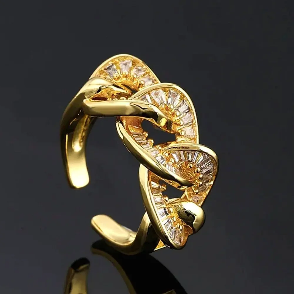 Zircon Baguette 18K Gold Plated Twisted Ring